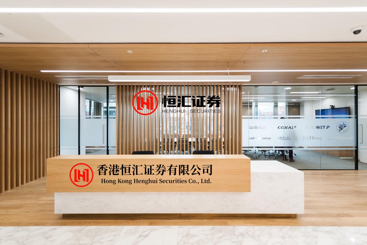 威力财配资APP下载 42岁唐嫣发文悼念游本昌，感叹与他相遇是福分，两人合作《繁花》戏份精彩